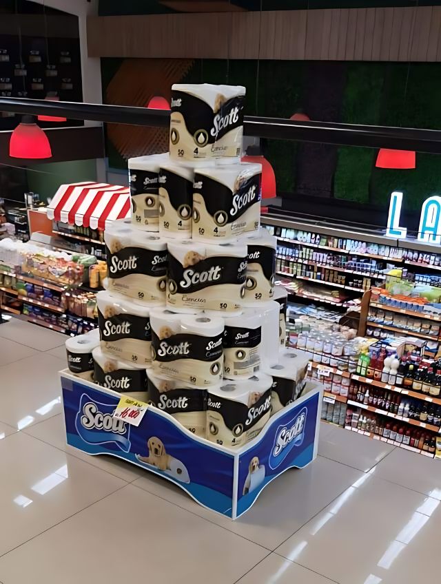 exhibidor stand en el super, cartelería